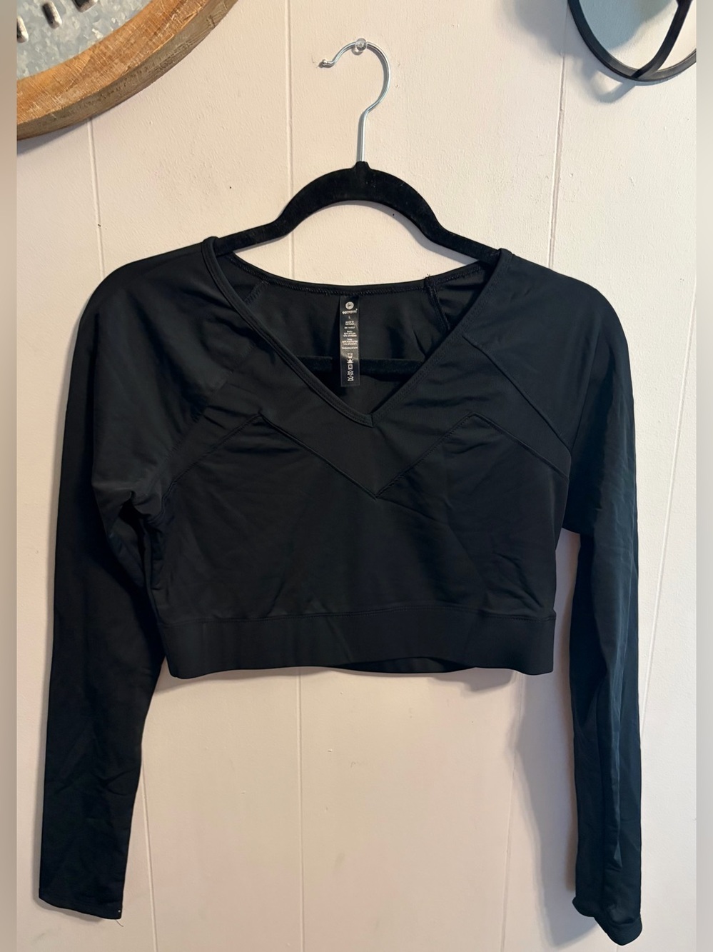 90 Degree By Reflex Black Long-Sleeve V-Neck Crop Top